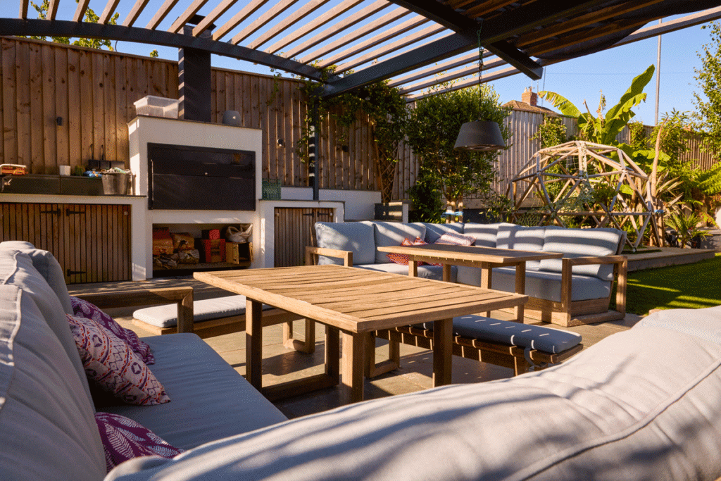  | Exquisite Lawn & Landscaping
